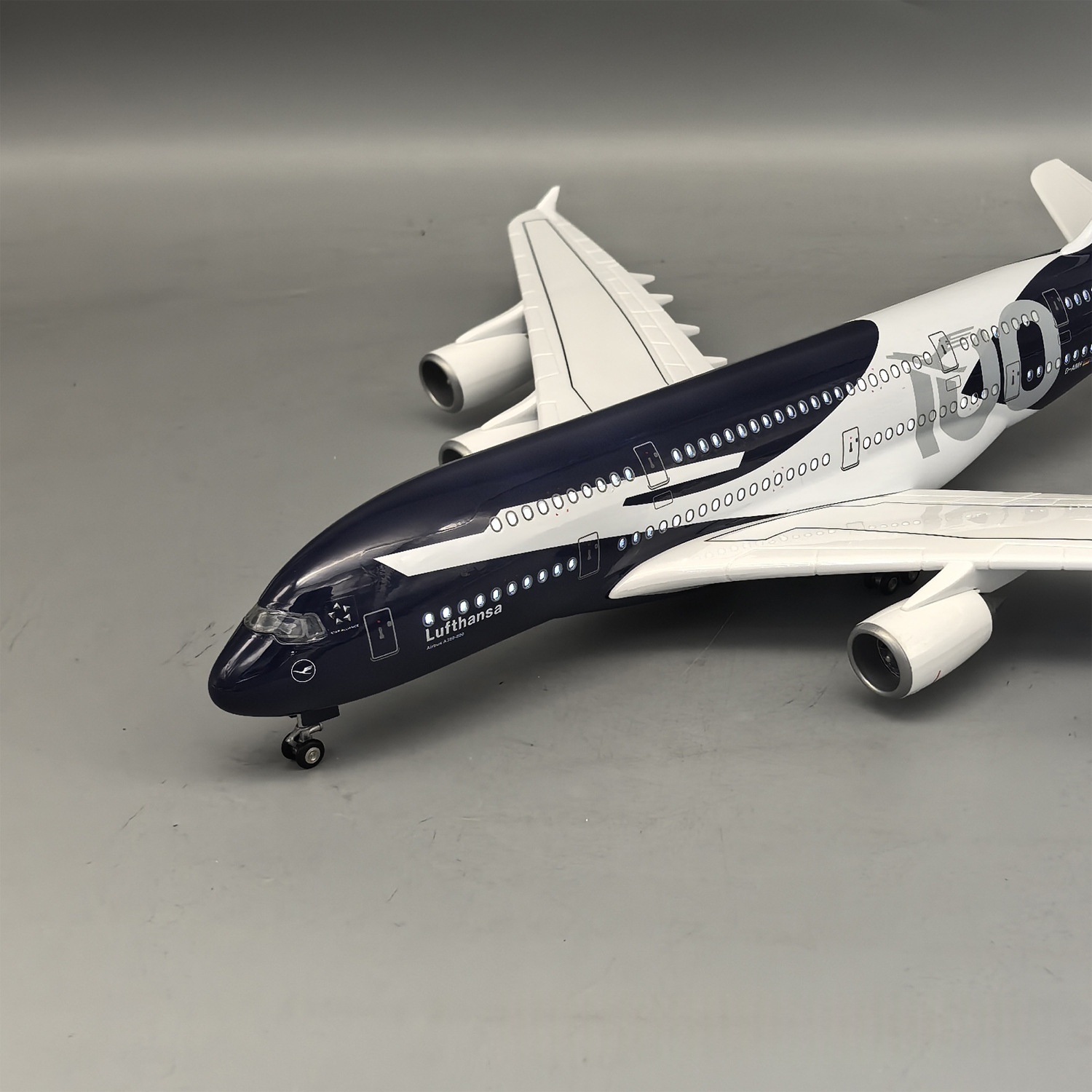 New 45cm Lufthansa A380 100 Ye - Model Kit Ixchel avis et prix
